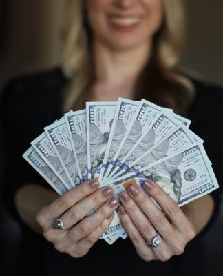 Ile trzeba zarabiać żeby żyć w Hiszpanii?