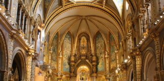 Jak długo trwa lot do Barcelony?