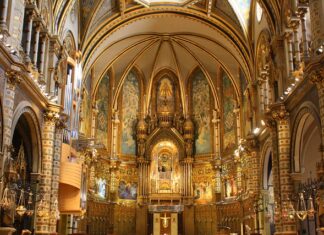 Jak długo trwa lot do Barcelony? Jak długo trwa lot do Barcelony?