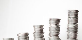 Ile pieniędzy można zabrać do Tajlandii?