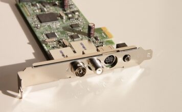 Czy kupię HEETS na lotnisku?