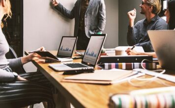 Czy biuro podróży załatwia wizę?