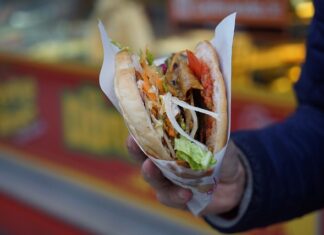 Ile kosztuje kebab nad morzem?