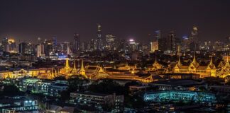 Ile trwa lot z Warszawa do Bangkok Dreamliner?