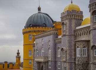 Ile się leci z Warszawy do Lizbony?