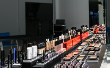 Kto jest właścicielem drogerii Hebe?