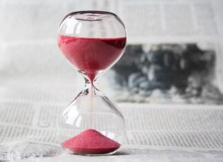 Do której godziny 16 latek może być poza domem?