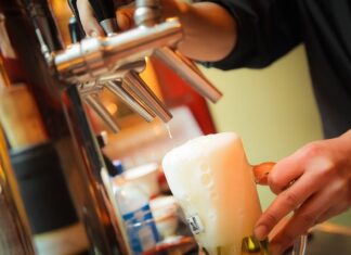 W jakich porach jedzą Włosi? W jakich porach jedzą Włosi?