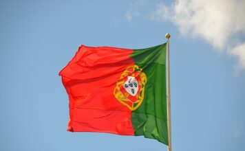 Jak dolecieć z Polski do Portugalii?